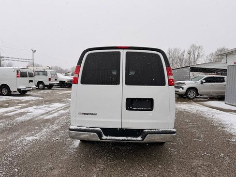 Used 2017 Chevrolet Express 3500 LT w/ LT Preferred Equipment Group image 6