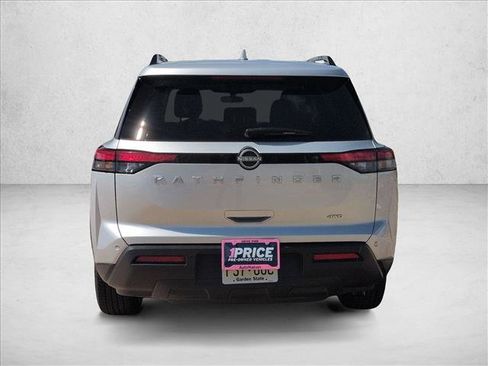 Used 2025 Nissan Pathfinder SV AWD/4WD image 7
