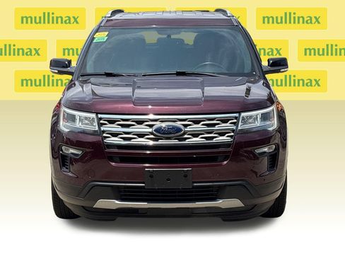 Used 2018 Ford Explorer XLT w/ Equipment Group 202A AWD/4WD image 14