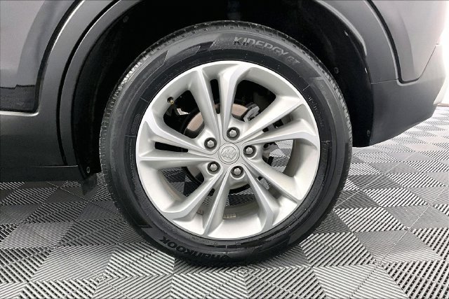 Used 2023 Buick Encore GX Preferred w/ Cold Weather Comfort Package FWD image 9