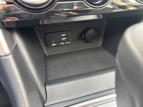 Used 2023 Subaru Forester Premium image 27