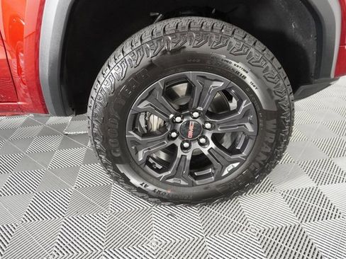 Used 2025 GMC Canyon Elevation image 15