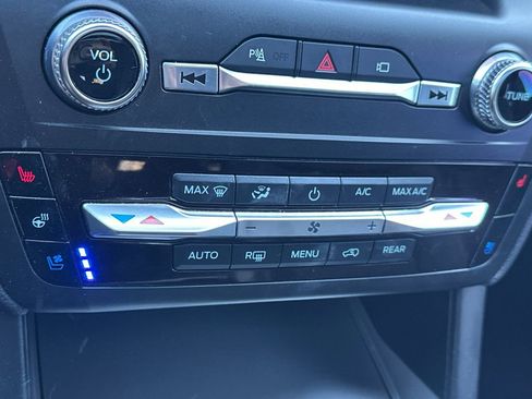 Used 2020 Ford Explorer Limited image 28