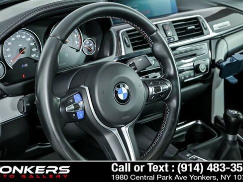 Used 2020 BMW M4 Coupe w/ Competition Package image 11