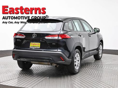 Used 2024 Toyota Corolla Cross L AWD/4WD image 5