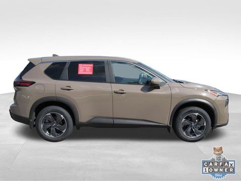 Certified 2025 Nissan Rogue SV FWD image 5