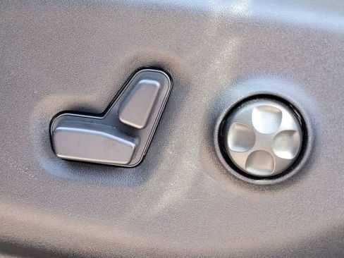 New 2026 Chrysler Pacifica Select AWD/4WD image 4