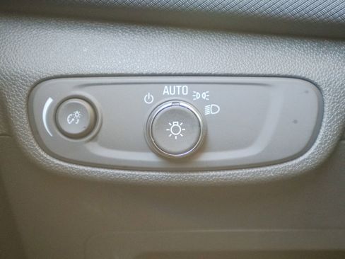 Used 2025 Chevrolet TrailBlazer LT image 36