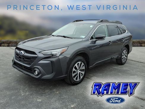 Used 2025 Subaru Outback Premium image 1