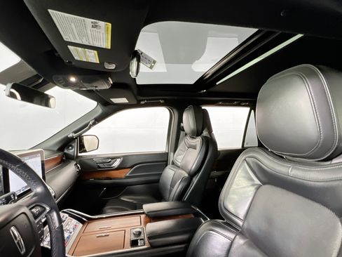 Used 2018 Lincoln Navigator L Reserve image 22