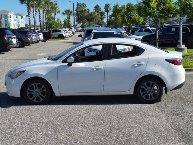 Used 2019 Toyota Yaris LE FWD image 8