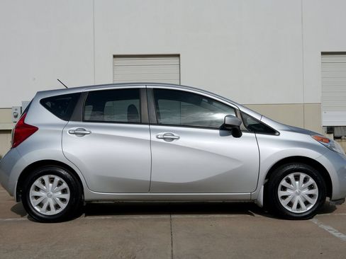 Used 2015 Nissan Versa Note SV FWD image 13