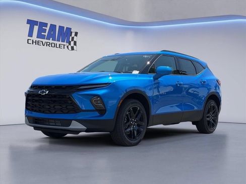 New 2026 Chevrolet Blazer LT w/ Convenience Package FWD image 3