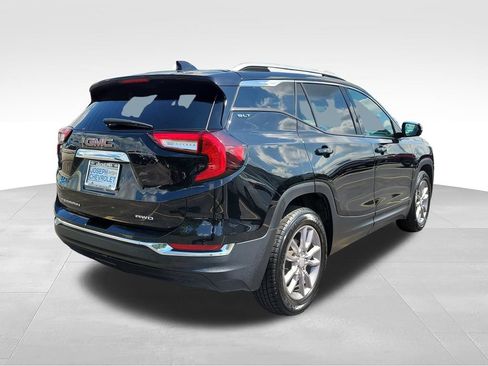 Used 2024 GMC Terrain SLT AWD/4WD image 4