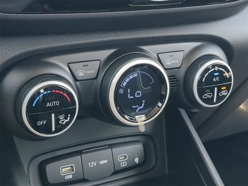 New 2025 Hyundai Venue Limited image 26