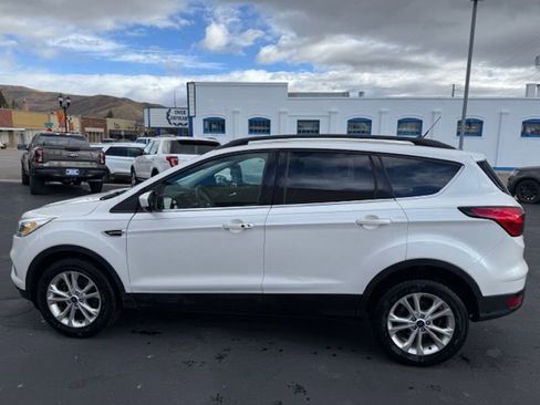 Used 2019 Ford Escape SEL image 4