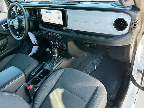 Used 2024 Jeep Wrangler Unlimited Sport AWD/4WD image 28