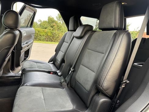 Used 2015 Ford Explorer XLT w/ Equipment Group 202B image 32