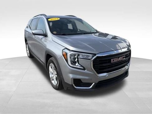 Used 2023 GMC Terrain SLE w/ Driver Convenience Package FWD image 16