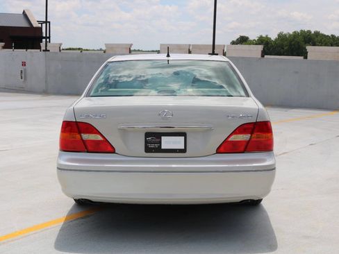 Used 2001 Lexus LS 430 RWD image 46