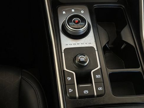 Used 2022 Kia Sorento S FWD image 30