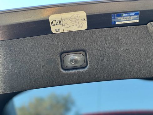 Used 2017 Lincoln MKX Reserve w/ Driver Assistance Package image 6