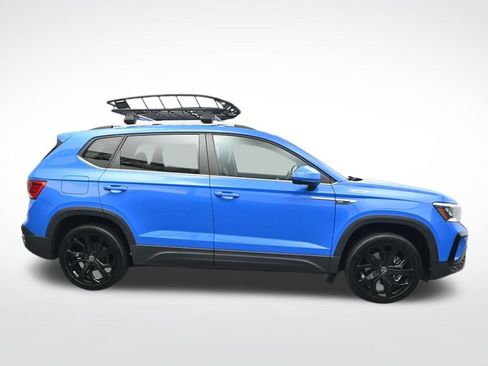 Used 2023 Volkswagen Taos SE w/ Black Wheel Package FWD image 9