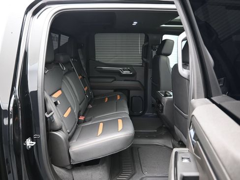 Used 2024 GMC Sierra 1500 AT4 w/ Technology Package AWD/4WD image 12