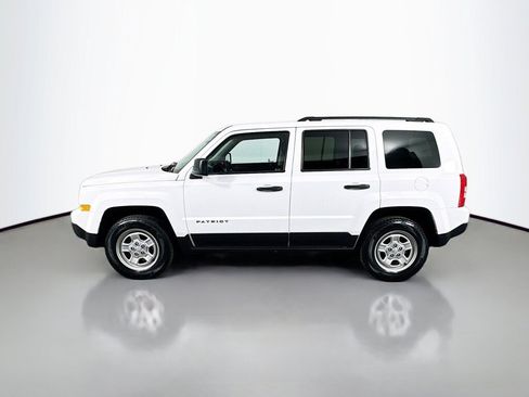 Used 2017 Jeep Patriot Sport AWD/4WD image 2