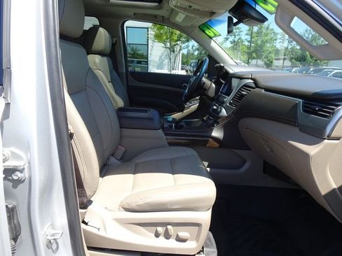 Used 2018 Chevrolet Suburban LT AWD/4WD image 18