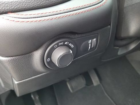 Certified 2025 Dodge Durango GT AWD/4WD image 9