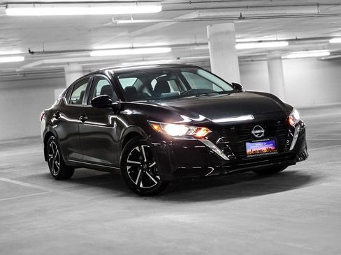 Used 2025 Nissan Sentra SV w/ Trunk Package image 4