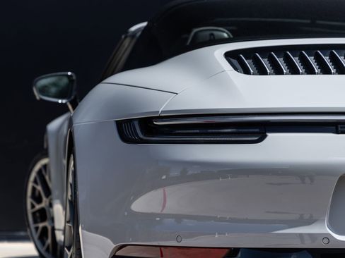 Certified 2022 Porsche 911 Targa 4S AWD/4WD image 13
