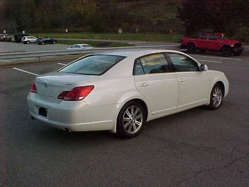 Used 2006 Toyota Avalon Limited FWD image 6