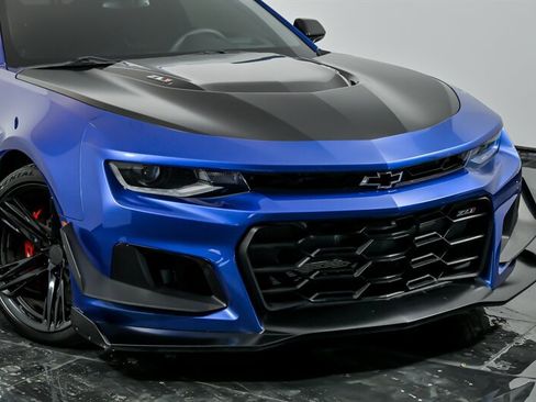 Used 2018 Chevrolet Camaro ZL1 image 2