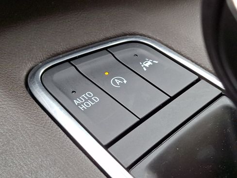 Used 2024 Cadillac Escalade Premium Luxury AWD/4WD image 31