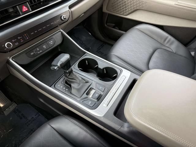 Used 2026 Kia Carnival FWD image 32