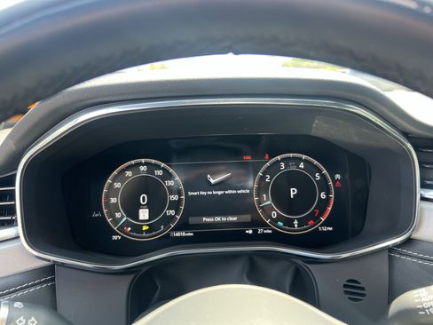 Certified 2025 Jaguar F-PACE R-Dynamic S AWD/4WD image 19
