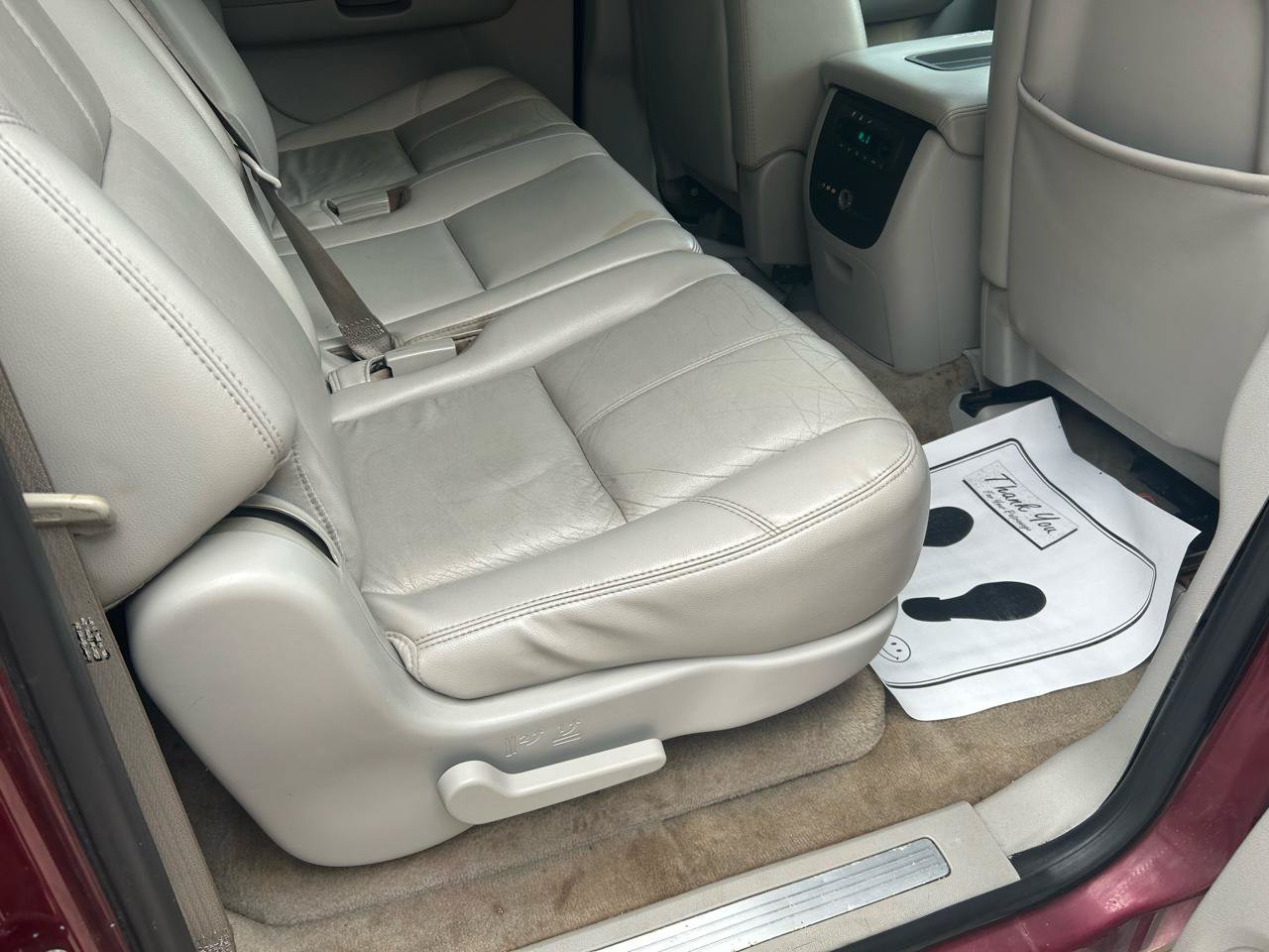 Used 2007 Chevrolet Suburban LT w/ LT Preferred Equipment Group AWD/4WD image 11