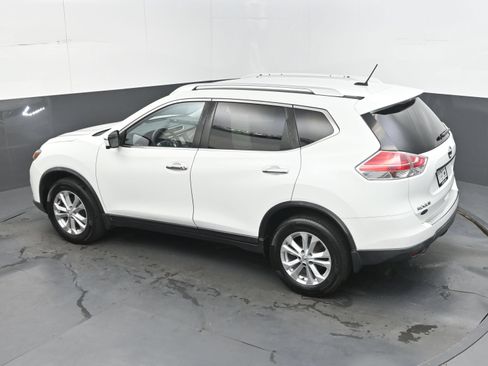 Used 2016 Nissan Rogue SV w/ SV Premium Package AWD/4WD image 35