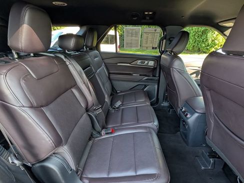 Used 2026 Ford Explorer Platinum AWD/4WD image 35