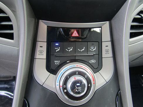 Used 2013 Hyundai Elantra GLS FWD image 23