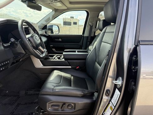 Used 2024 Toyota Tundra Limited AWD/4WD image 21