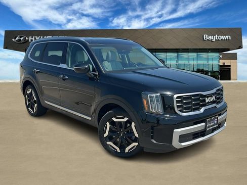 Used 2025 Kia Telluride S FWD image 1