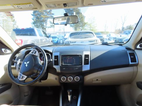Used 2007 Mitsubishi Outlander XLS image 17