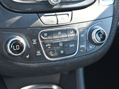 Used 2024 Chevrolet Malibu LT image 27