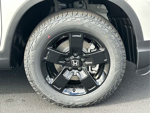 New 2026 Honda Ridgeline Black Edition image 9