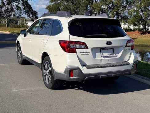 Used 2019 Subaru Outback 2.5i Limited w/ Popular Package #2 image 9