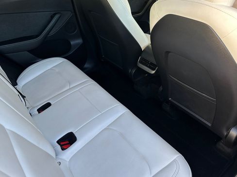 Used 2022 Tesla Model Y Performance AWD/4WD image 33