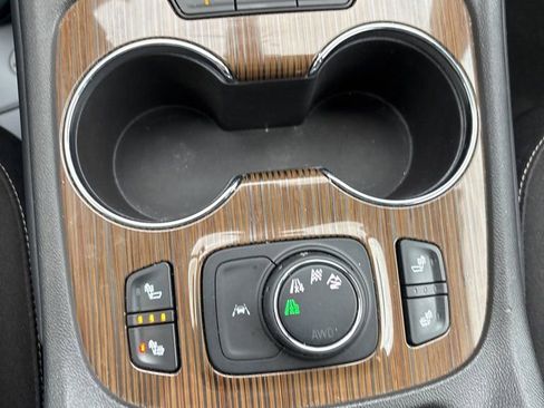 Used 2023 GMC Acadia SLE w/ Driver Convenience Package image 40